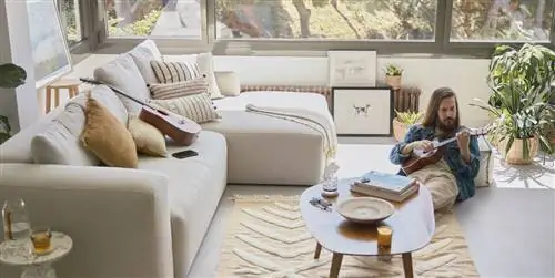 Музыкант Carlos Sadness открывает дом в Барселоне