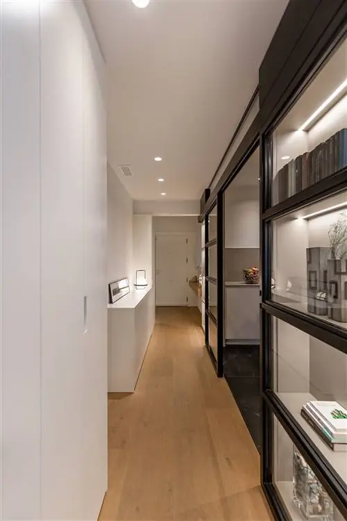 дистрибьюторский зал с раздвижными дверями