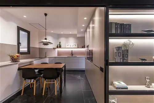 современная кухня с кабинетом