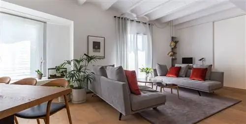 Светлая квартира неправильной планировки