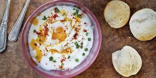 Рецепт дня: Яйца пашот с йогуртом
