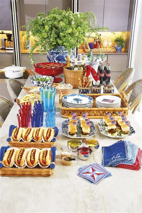 фуршетный стол для домашней вечеринки