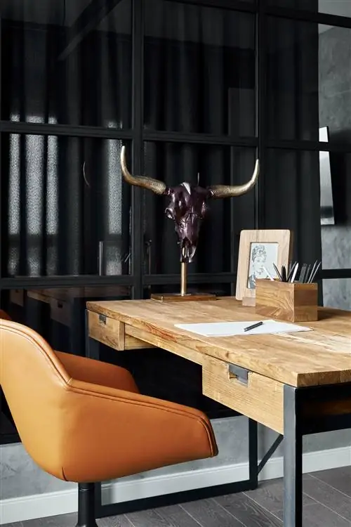 письменный стол в индустриальном стиле