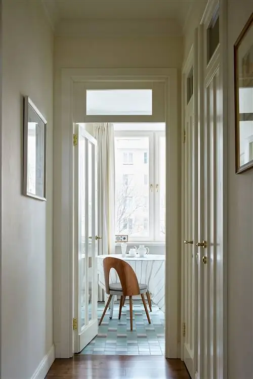 кухня в стиле ретро с кабинетом