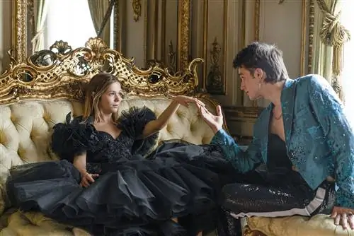 Элита, телесериал, действие которого происходит во дворце принца Филиппа