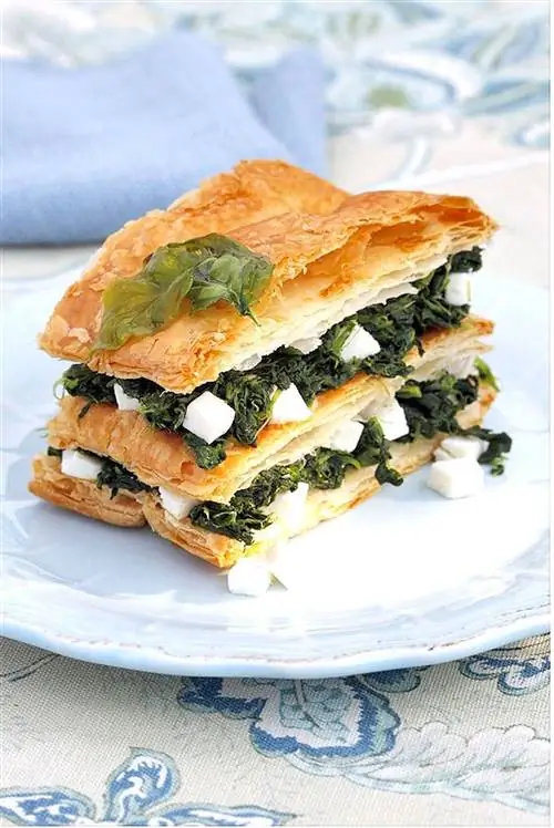 Греческий пирог со шпинатом и сыром