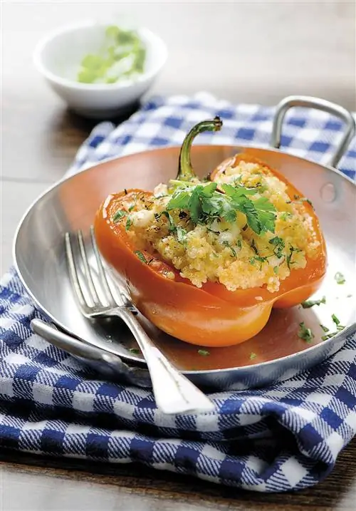 запеченный перец, фаршированный кускусом