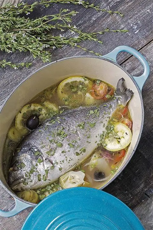 дорада с артишоками и луком