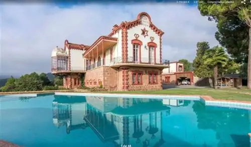 casa de rosalía y rauw alejandro in manresa, модернистский особняк с бассейном