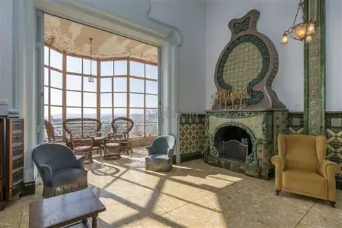 casa de rosalía y rauw alejandro in manresa, модернистский особняк с камином