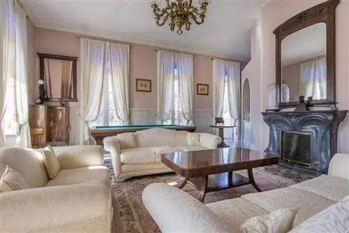 casa de rosalía y rauw alejandro in manresa, модернистский особняк с гостиными и каминами