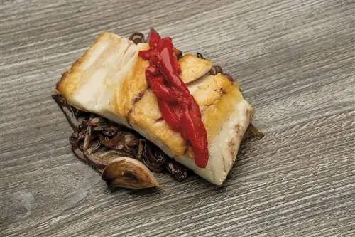 морской окунь с перцем