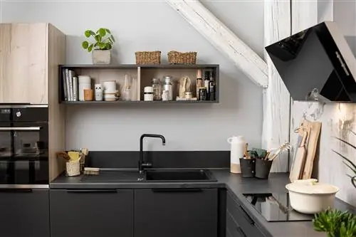 открытая кухня в индустриальном стиле