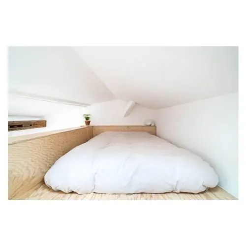 Студия 24м2 в Париже от biloba Architecture, с мезонином Студия 24м2 в Париже от biloba Architecture, с мезонином