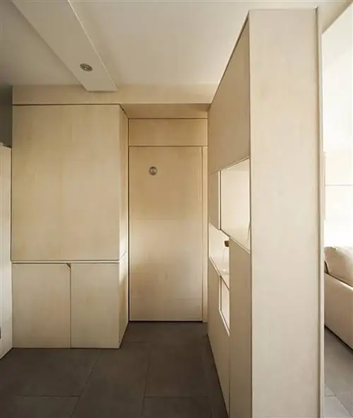 небольшая модульная квартира на пляже с мебелью на заказ в комарруга