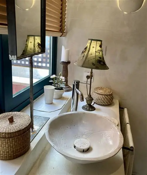 Бутик-отель el agua в мадригал-де-ла-вера, касарес, туалет в деревенском стиле