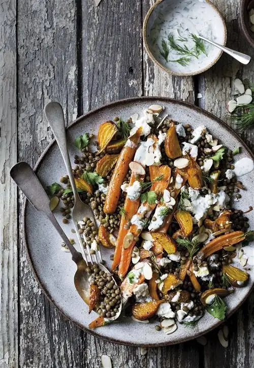 глазированная чечевица с морковью и сыром фета