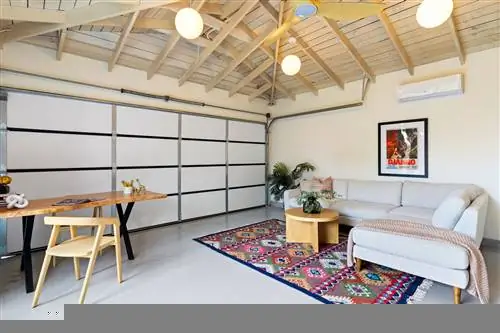 кабинет с диваном с шезлонгом и кабинетом