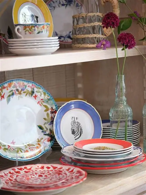 Евгения Мартинес Ирухо создает посуду для суши