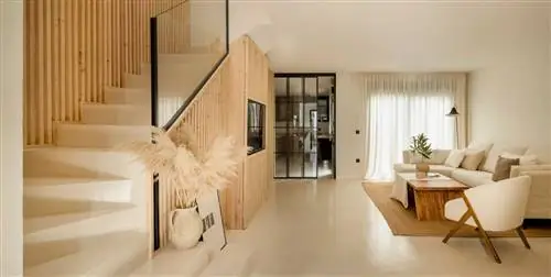 Это дом мечты для любителей дерева и нейтральных тонов