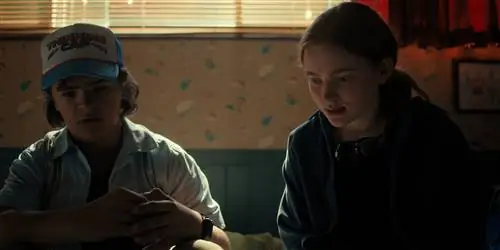 украшение лет 80 в сериале чужие дела 4