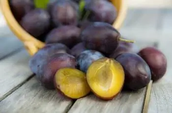 Пфлаумен/Цветшген мит Шале на Хольце