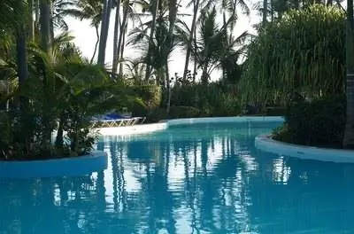 Лучшие деревья для бассейнов