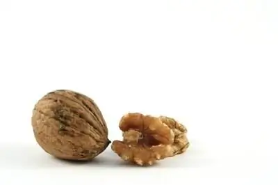 Как удалить пятна от черного ореха