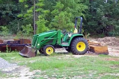 Как определить модель трактора John Deere