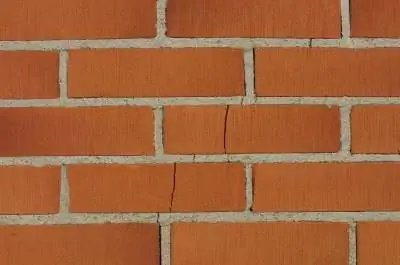 Могу ли я залатать треснувший кирпич?