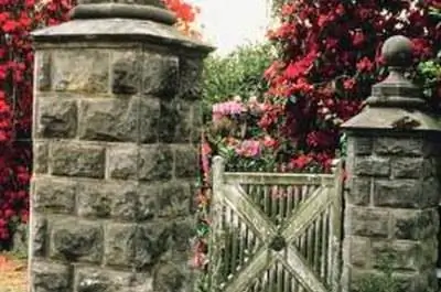 Как построить каменный столб