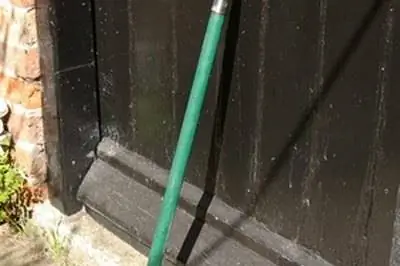 Как установить металлический газонный бордюр