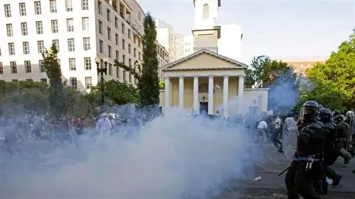 слезоточивый газ