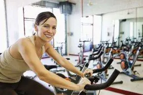 Кардиотренировки - это здорово, но если ваша цель - похудеть, вам также следует включить силовые тренировки.