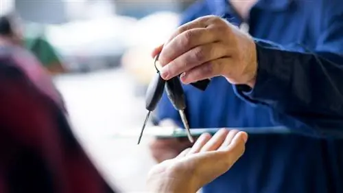 10 сборов, на которые следует обратить внимание при покупке автомобиля