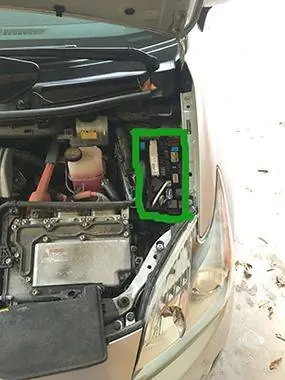 Терминал запуска в Toyota Prius 2010 г.