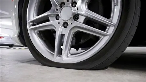 Почему автопроизводители отказываются от запасных шин