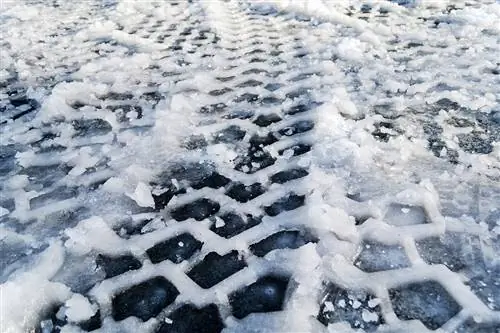 Помогает ли полный привод ездить по льду?