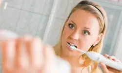 5 преимуществ электрических зубных щеток