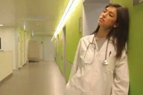 уставшая жительница