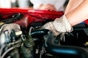 автомобильный двигатель