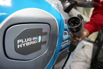 Зарядка гибридных подключаемых модулей в интеллектуальной сети