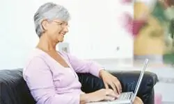 Сетевой сайт AARP больше посвящен обсуждению с коллегами, чем фотографиям из последнего кеггера.