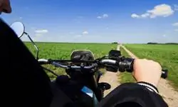 Какие мотоциклетные аксессуары помогут мне сохранять хладнокровие?