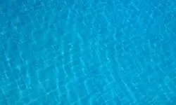 10 полезных свойств плавания для здоровья