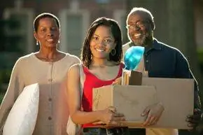 взрослый ребенок выезжает