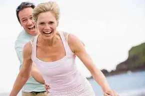 Пара на пляже