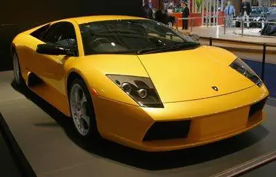 Lamborghini желтый много лошадиных сил