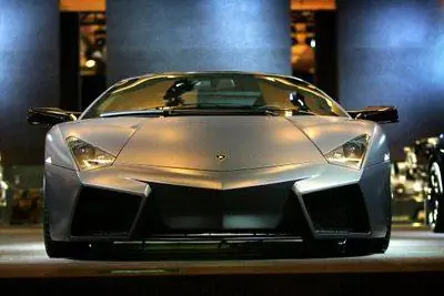 Lamborghini утверждает, что Reventon - самая мощная и самая дорогая модель из когда-либо созданных.