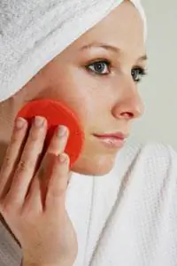 Как часто нужно делать пилинг лица?